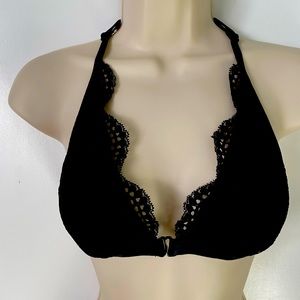 Black Victoria’s Secret bra size large
